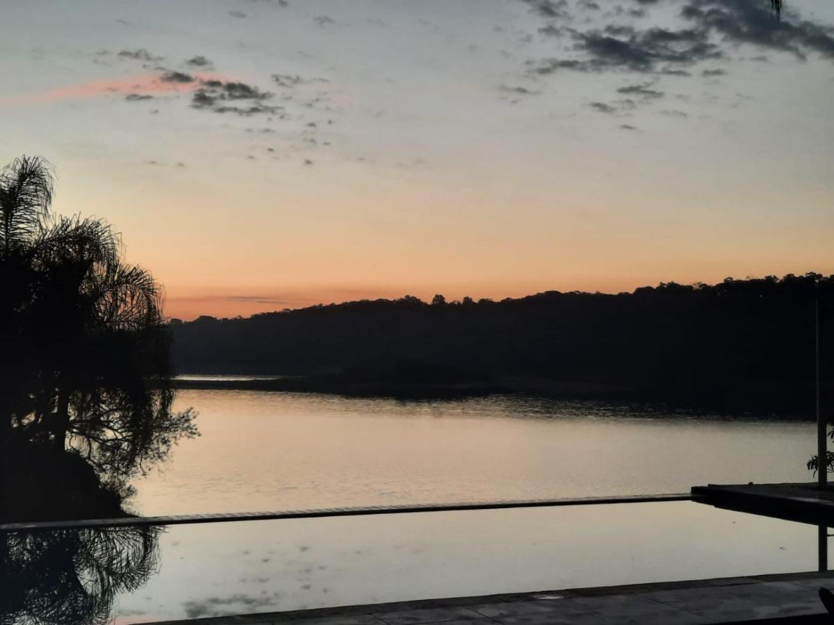 Chacara Em Condominio A Beira Da Represa Para Locacao Familiar Ibiuna Luaran gambar
