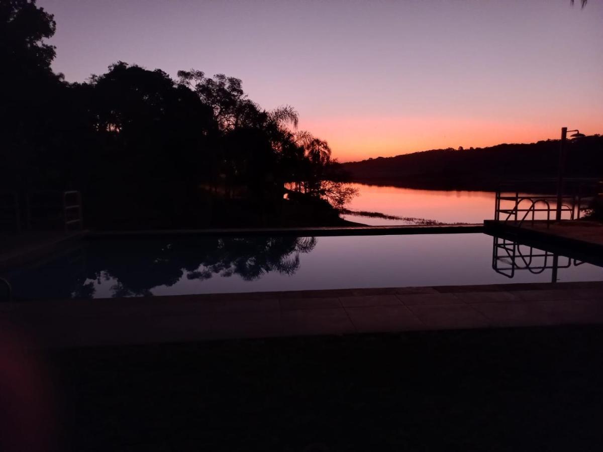 Chacara Em Condominio A Beira Da Represa Para Locacao Familiar Ibiuna Luaran gambar